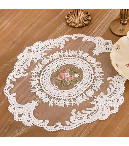 Amazon｜レース 刺繍のドイリー 花瓶敷き 円形20cm いちご レース花瓶